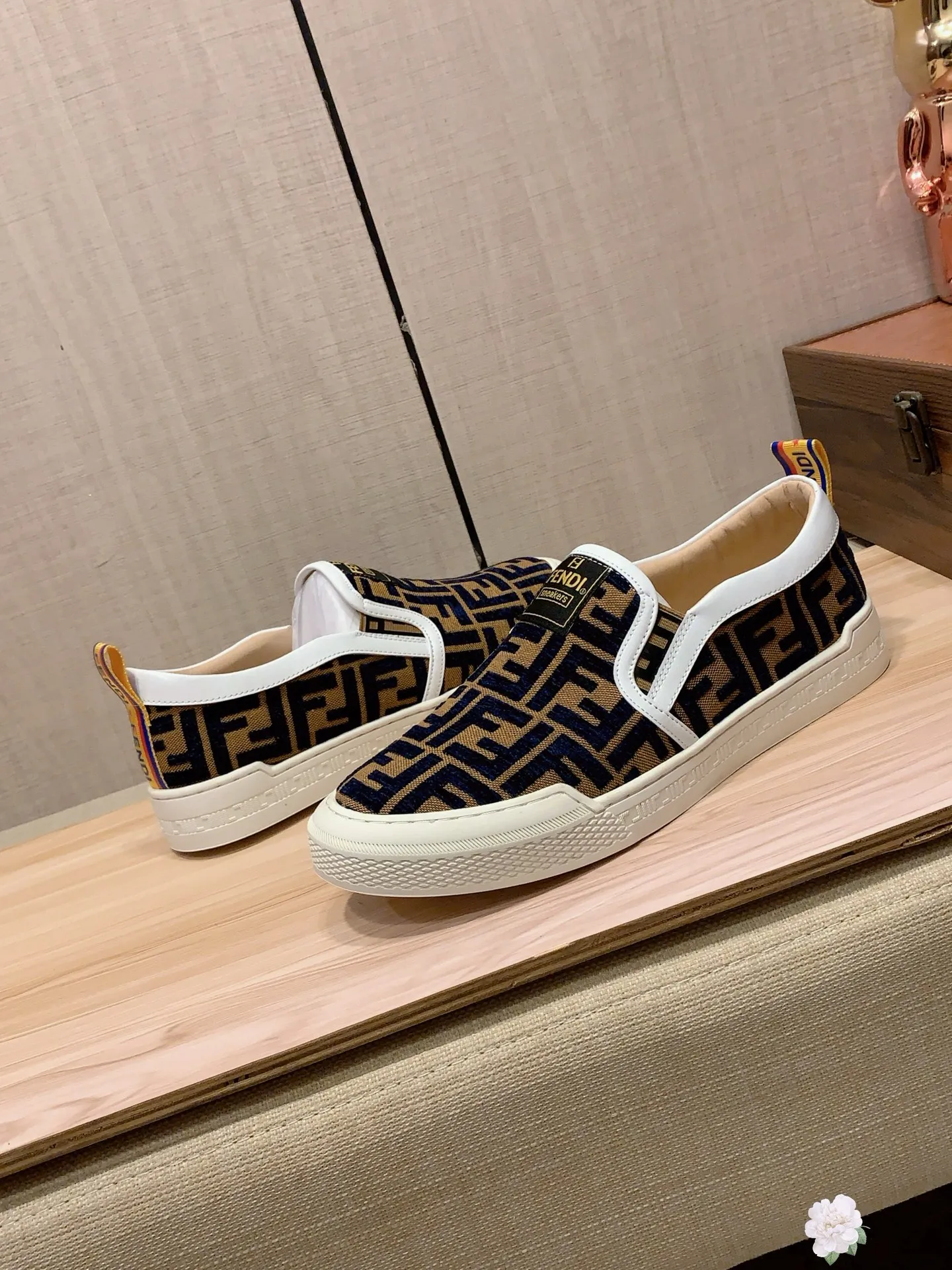 Men's men's shoes💰380💰💰🎩🎩[Lightning][Lightning] "FENDI*" The latest and most popular casual shoes, top brand [Seduce] luxury~purchase, top~quality. [Strong] The upper is made of imported breathable cloth fabric with cowhide material ➕ breathable sheepskin feet (•) and fine workmanship. The original stylish and stylish soft rubber wear-resistant and non-slip outsole is light and comfortable on the feet. The real thing looks better when photographed. No. 2291: code: 38-44, 3️⃣ colors selected